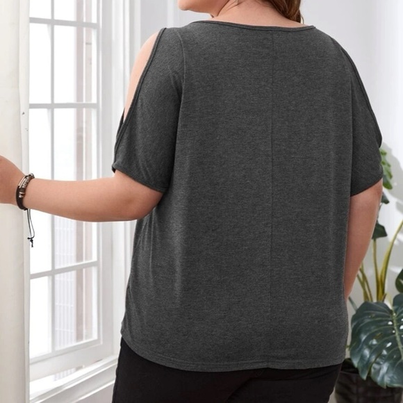 OPEN SHOULDER FEATHER PRINT TEE - Picture 2 of 4